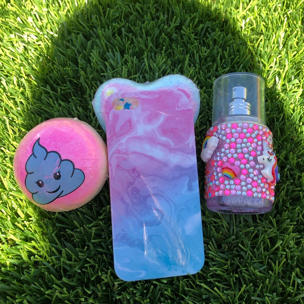 I am selling a IPhone 5 case